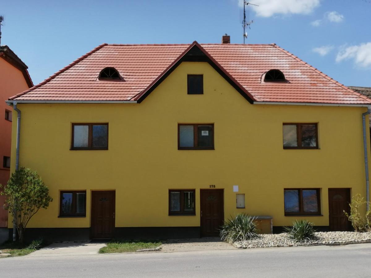 Privat Bohemia Hotel Šatov Exterior foto